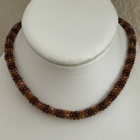 1970s style woven bead choker necklace - Picture 5 of 5